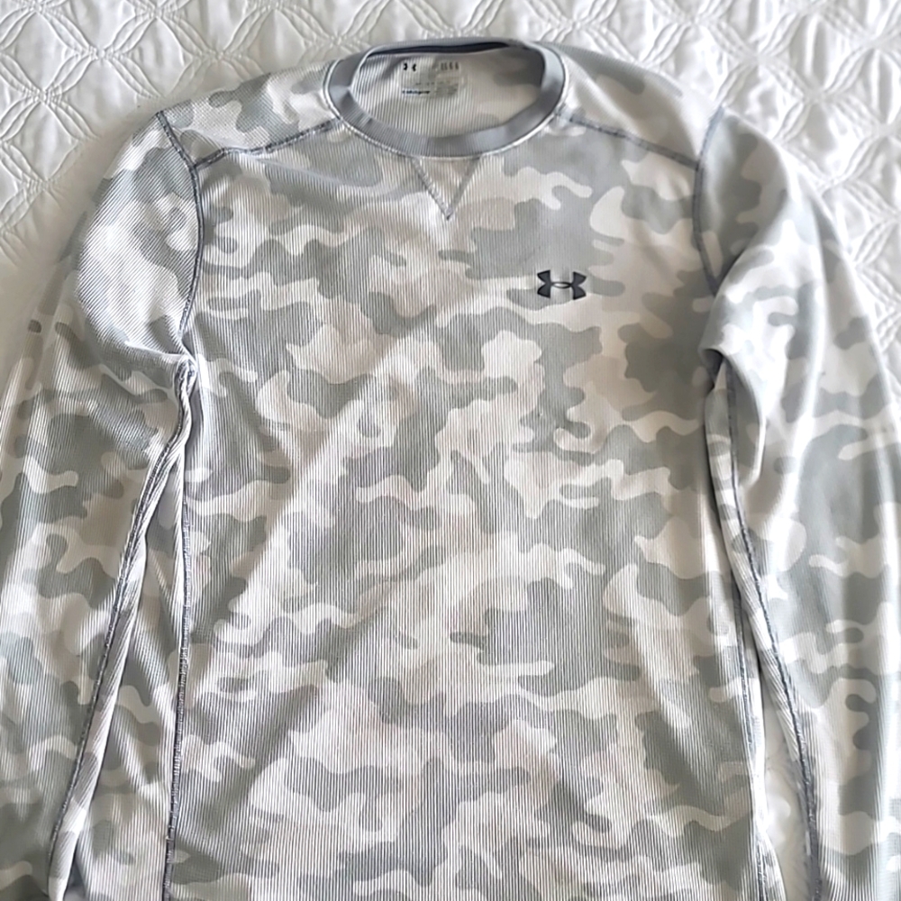 UNDER ARMOUR White Camo Crewneck Thermal sz L (Loose Fit) Excellent Condition 👌